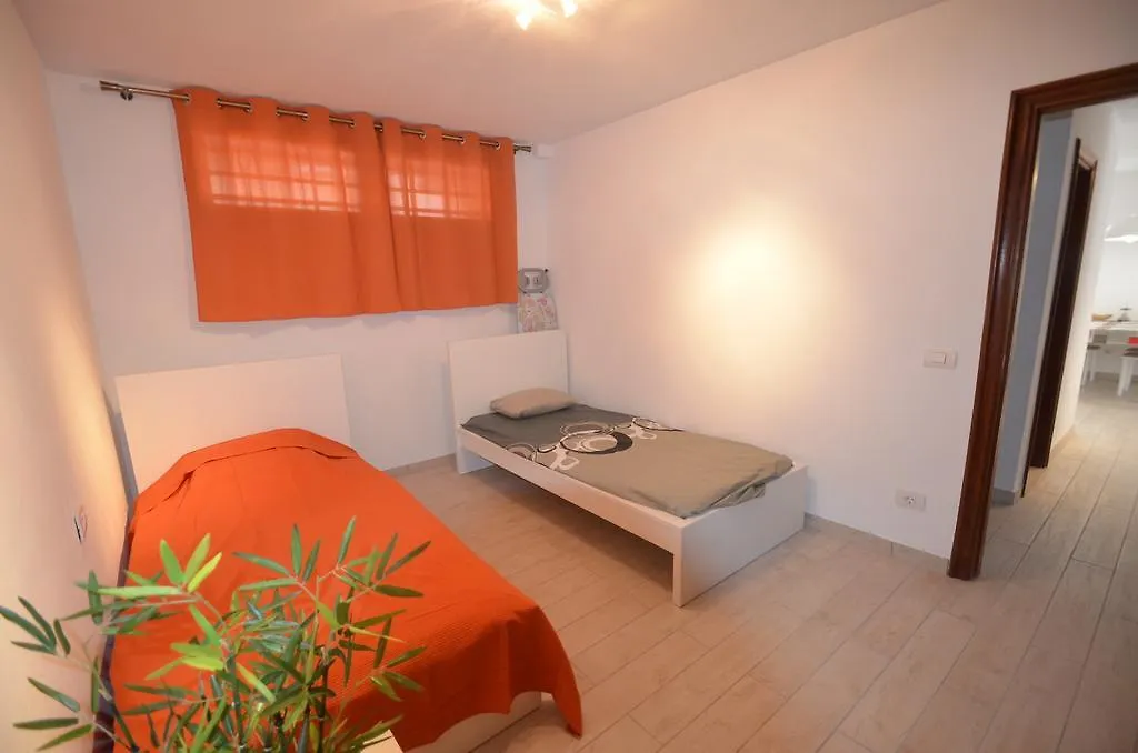 Apartment Valdes Center Los Cristianos  0*, Los Cristianos (Tenerife) Spain